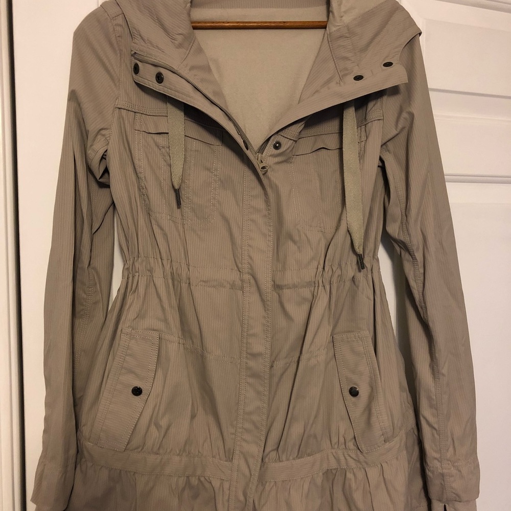 Lululemon Apres Rain Jacket